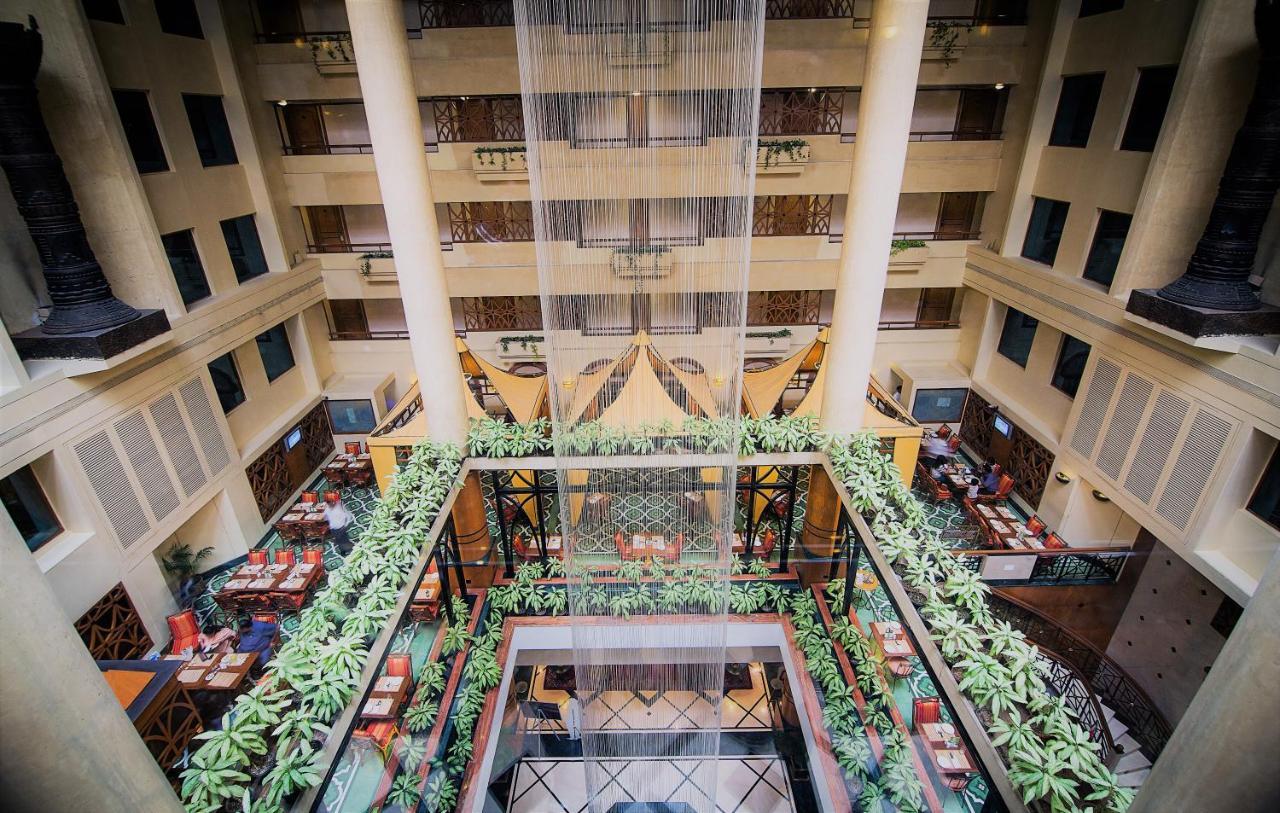 فندق ذا أوركيد مومباي المظهر الخارجي الصورة The interior of the hotel