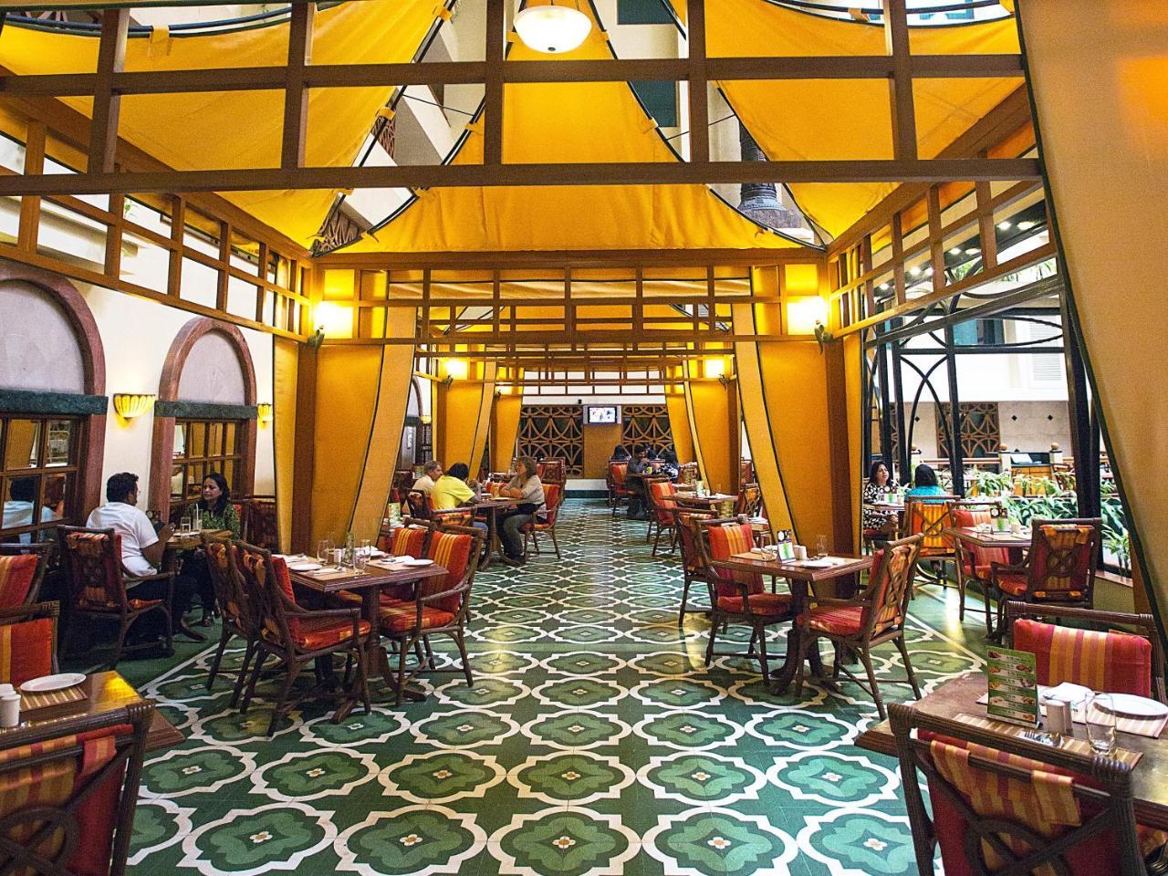 فندق ذا أوركيد مومباي المظهر الخارجي الصورة Interior of the restaurant