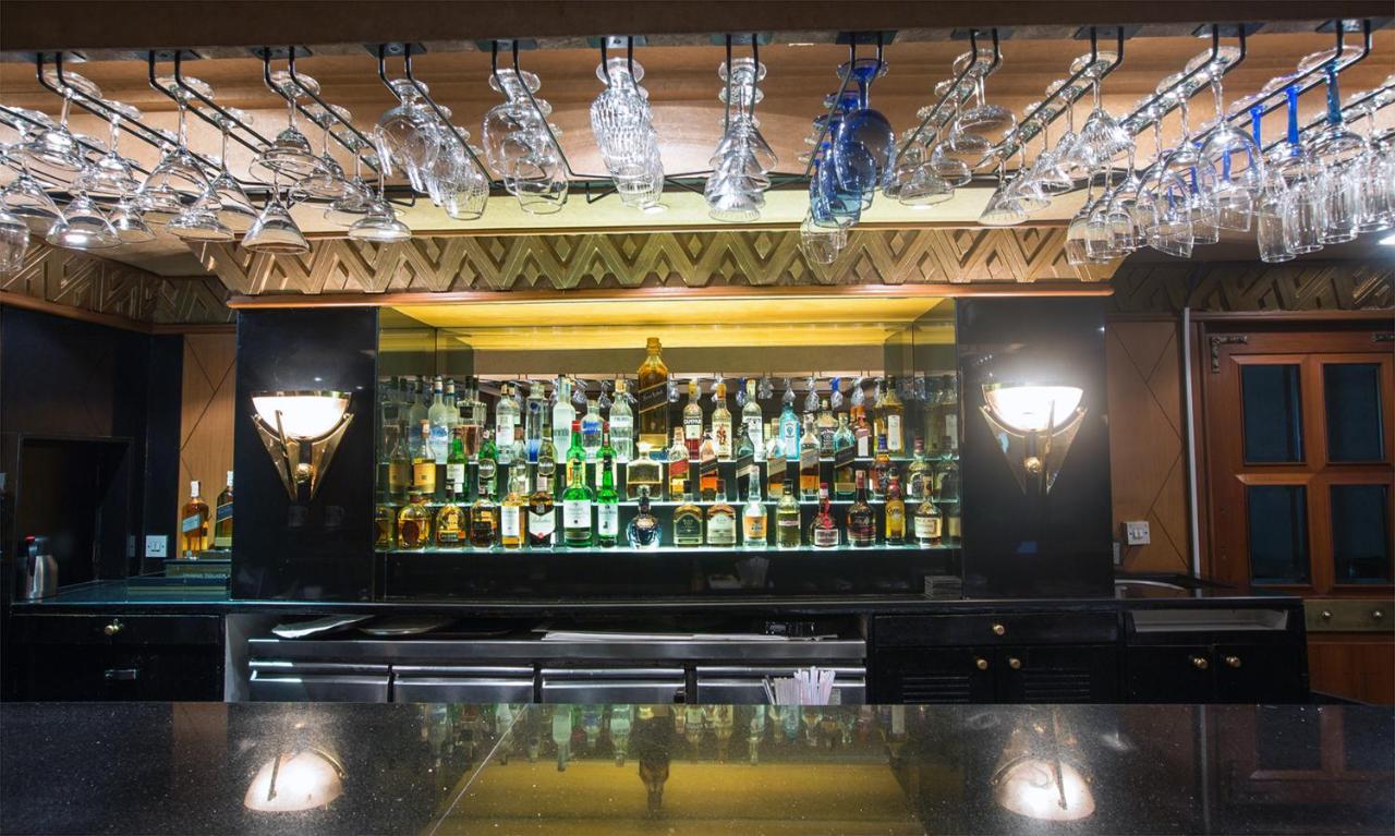 فندق ذا أوركيد مومباي المظهر الخارجي الصورة The bar at the 1905 Bar and Lounge