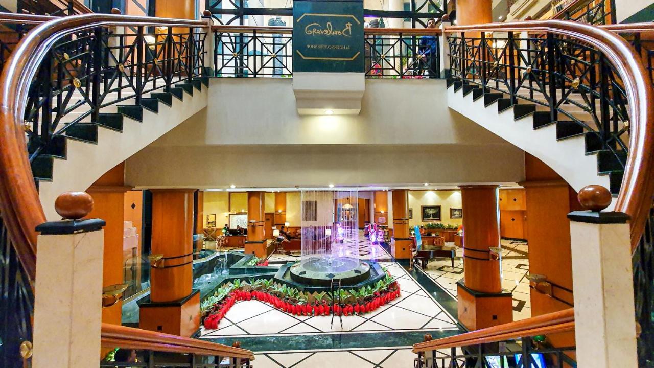 فندق ذا أوركيد مومباي المظهر الخارجي الصورة The lobby of the hotel
